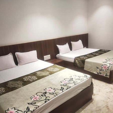 Ellora Hotel Ashoka Resort מראה חיצוני תמונה